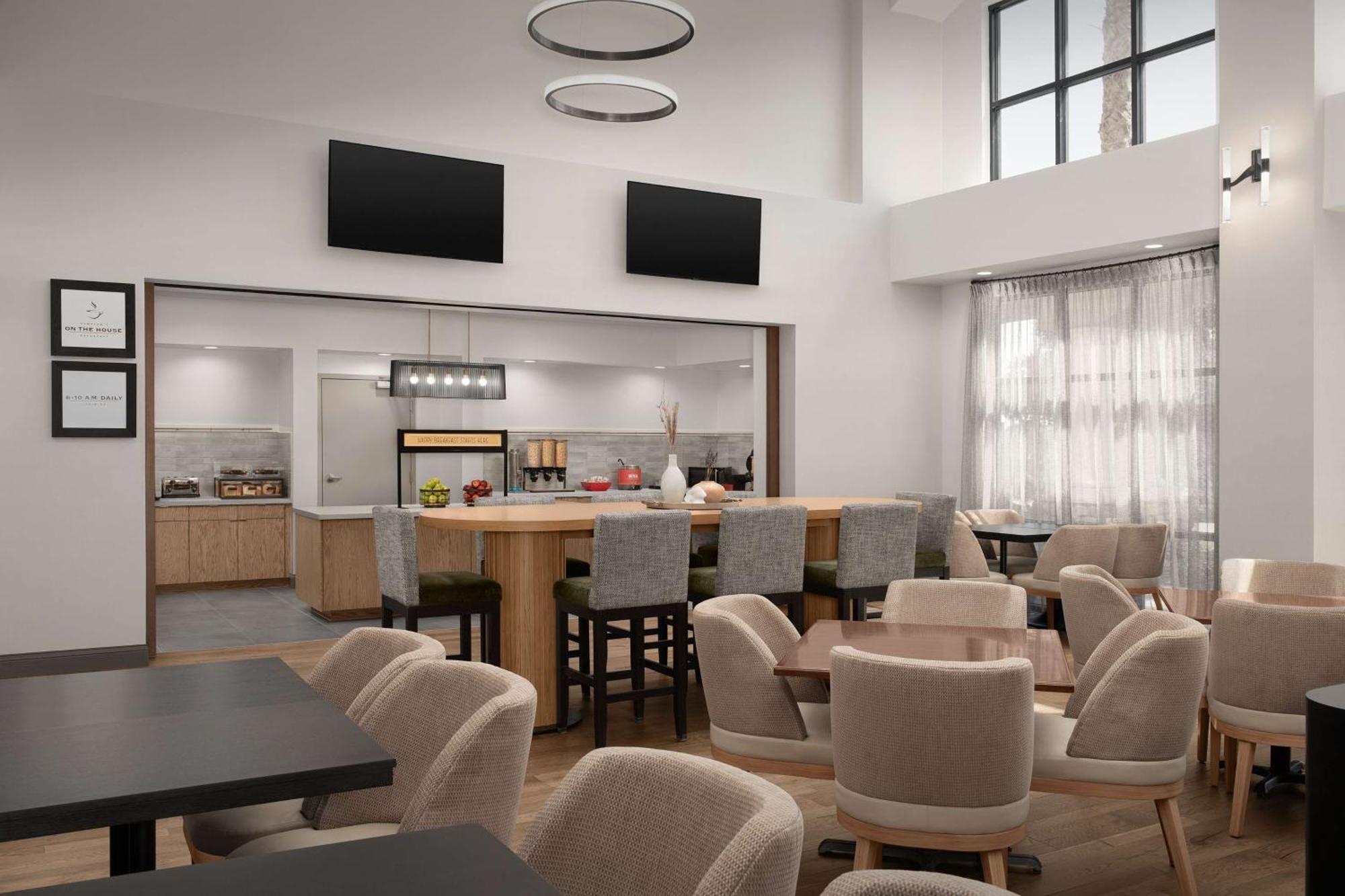 Hampton Inn & Suites Paso Robles Bagian luar foto